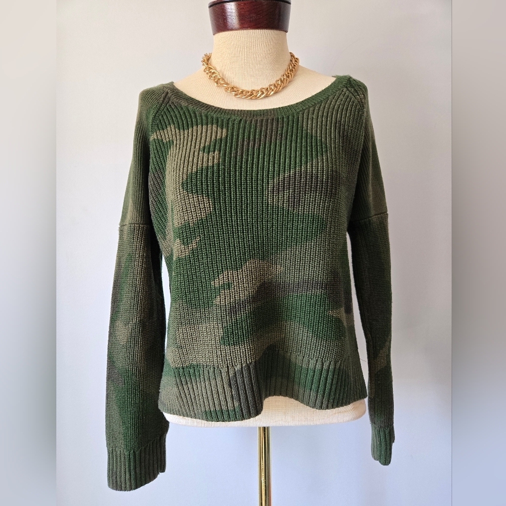 TNA - ARITZIA 100% Wool Wide Neck Rib Knit Sweater.  Size Small